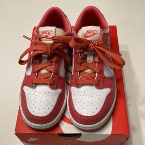 Kids Used Nike size 1 Dunk Low, pink and white